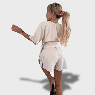 AUVIENNE | Elegantní minišaty se zavinovacím designem