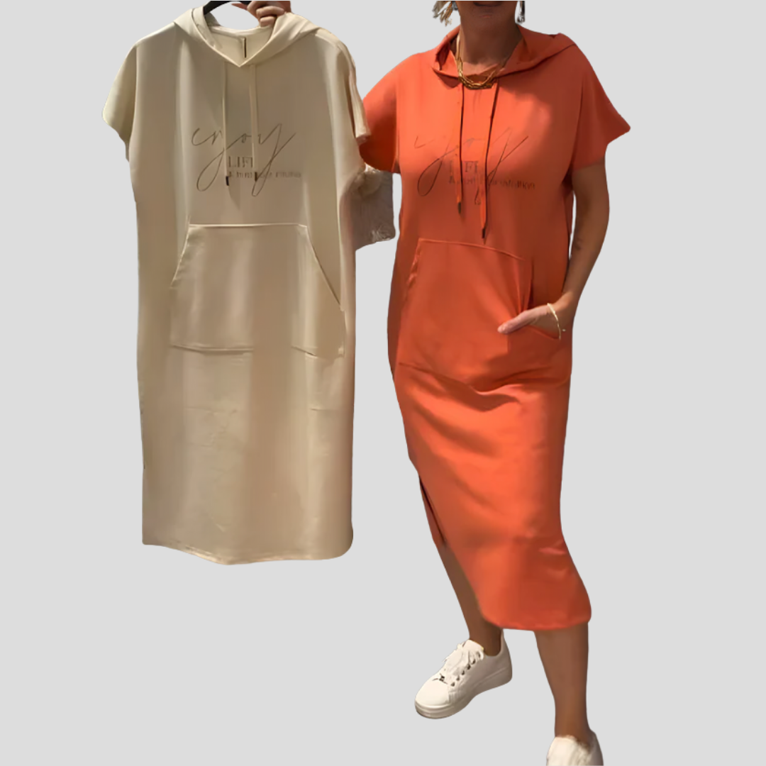 "ZUZANA | Pohodlné mikinové šaty s kapucí" could be rephrased as: "ZUZANA | Komfortní mikinové šaty s kapucí".