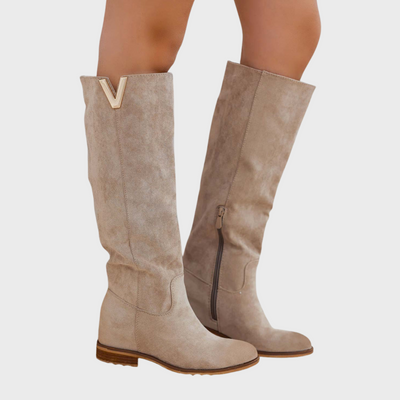 ZUZANA | Elegantní kotníkové boty s vnitřním klínem