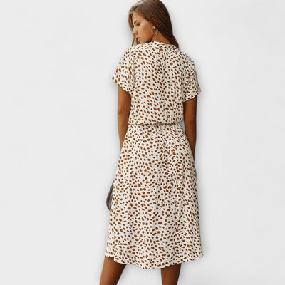 ZUZANA | Elegantní Midi Šaty s Stylovým Střihom