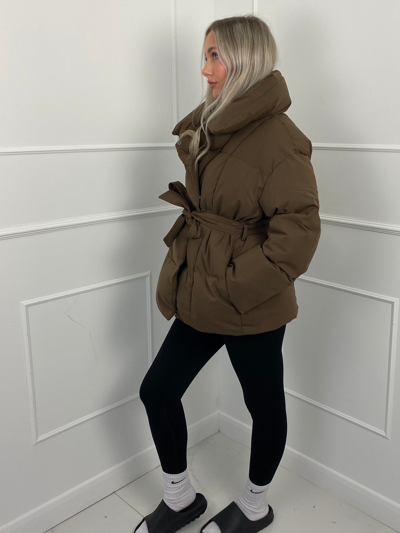 CALISTA™ | Puffer Coat with Short Belt