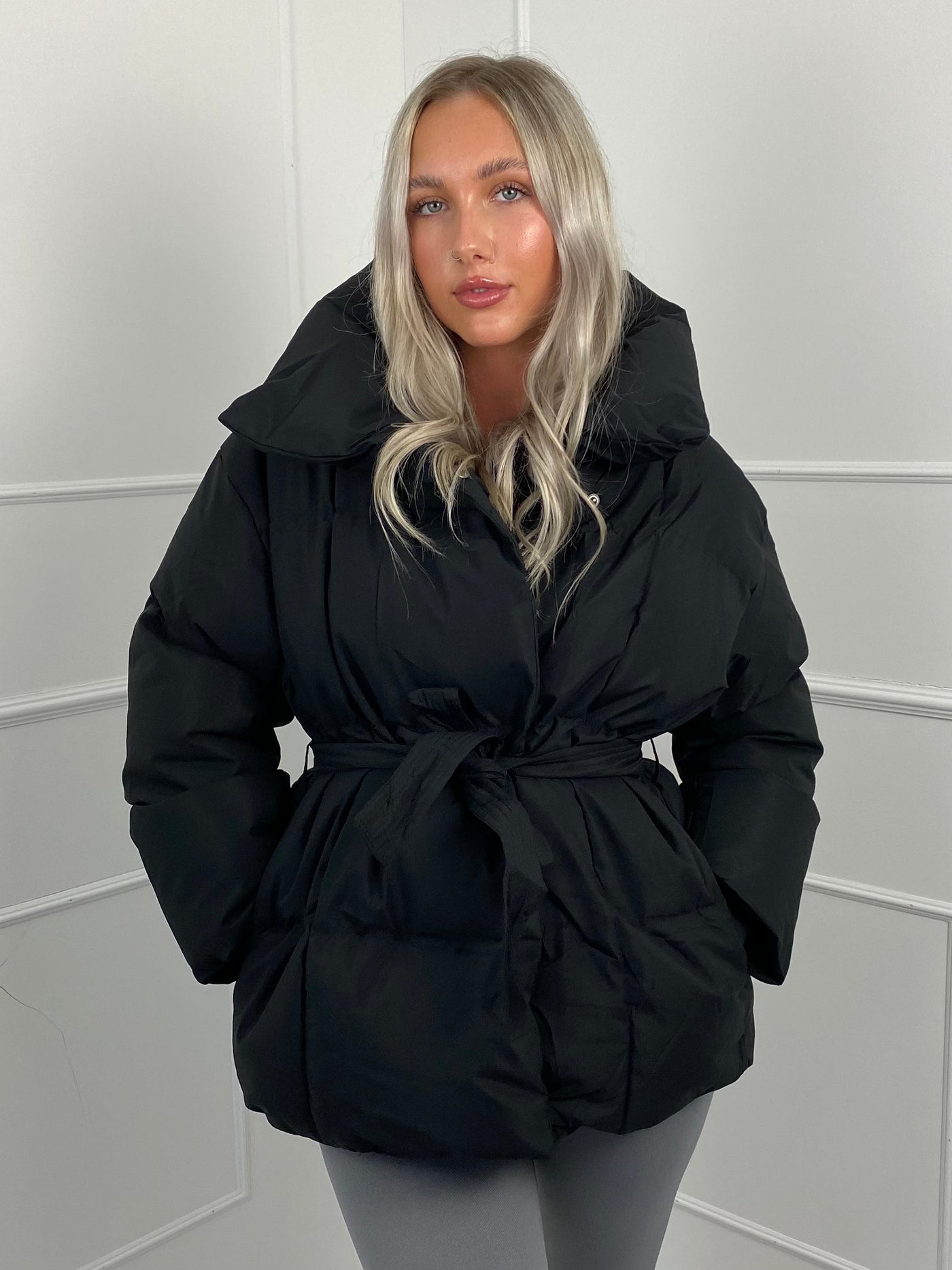 CALISTA™ | Puffer Coat with Short Belt